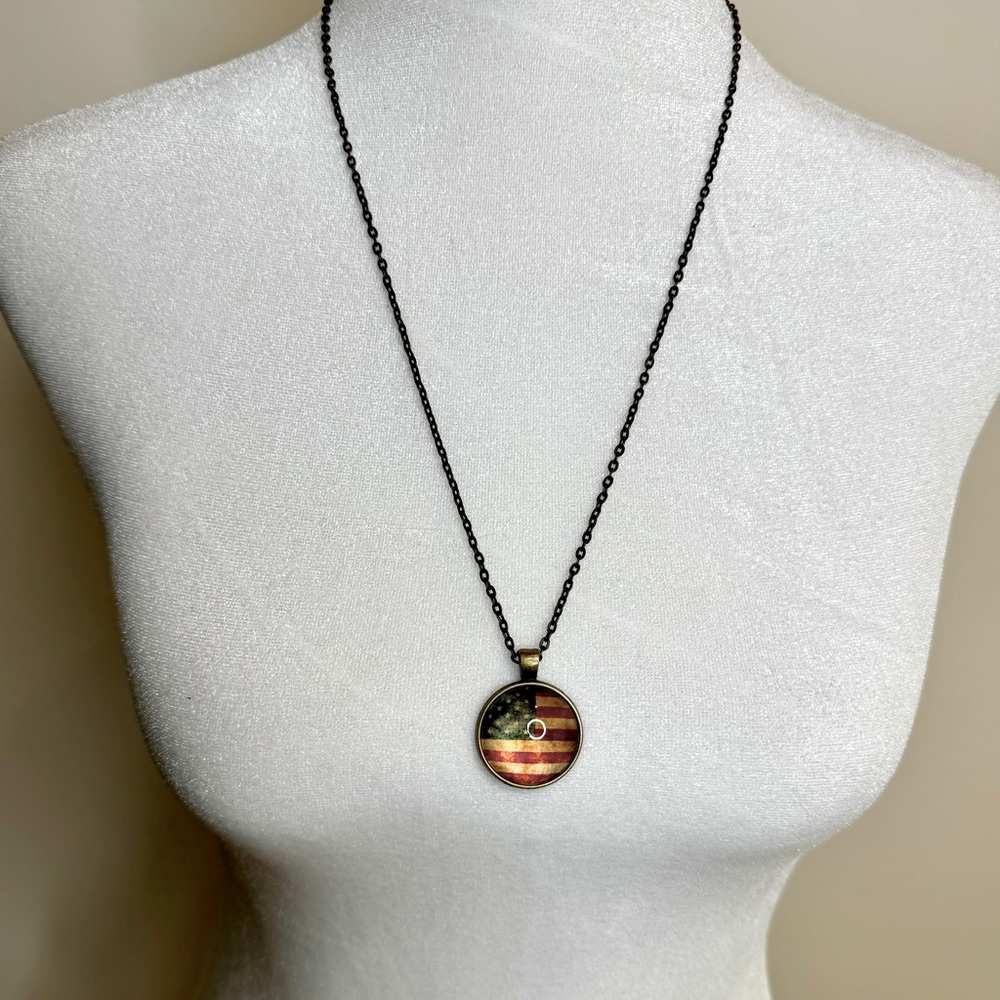 U.S. Flag Antique Style Pendantnt Chain Necklace / BUNDLE ME!  ANY 3 NECKLACES F